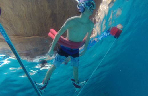 Andreas Wellinger, Olympiasieger Skisprung, Aquatherapie, Aquatraining nach Verletzungen Immitationstraining bei Margot Zeitvogel-Schönthier Andreas Wellinger, Olympiasieger Skisprung, Aquatherapie, Aquatraining nach Verletzungen Immitationstraining bei Margot Zeitvogel-Schönthier