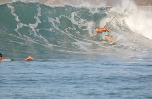 Merlin Schönthier, Surfer, Margot Zeitvogel-Schönthier Merlin Schönthier, Surfer, Margot Zeitvogel-Schönthier